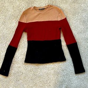 Thin sweater, great condition